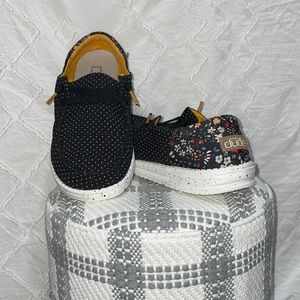 Wendy Funk Floral Dot women’s hey dudes